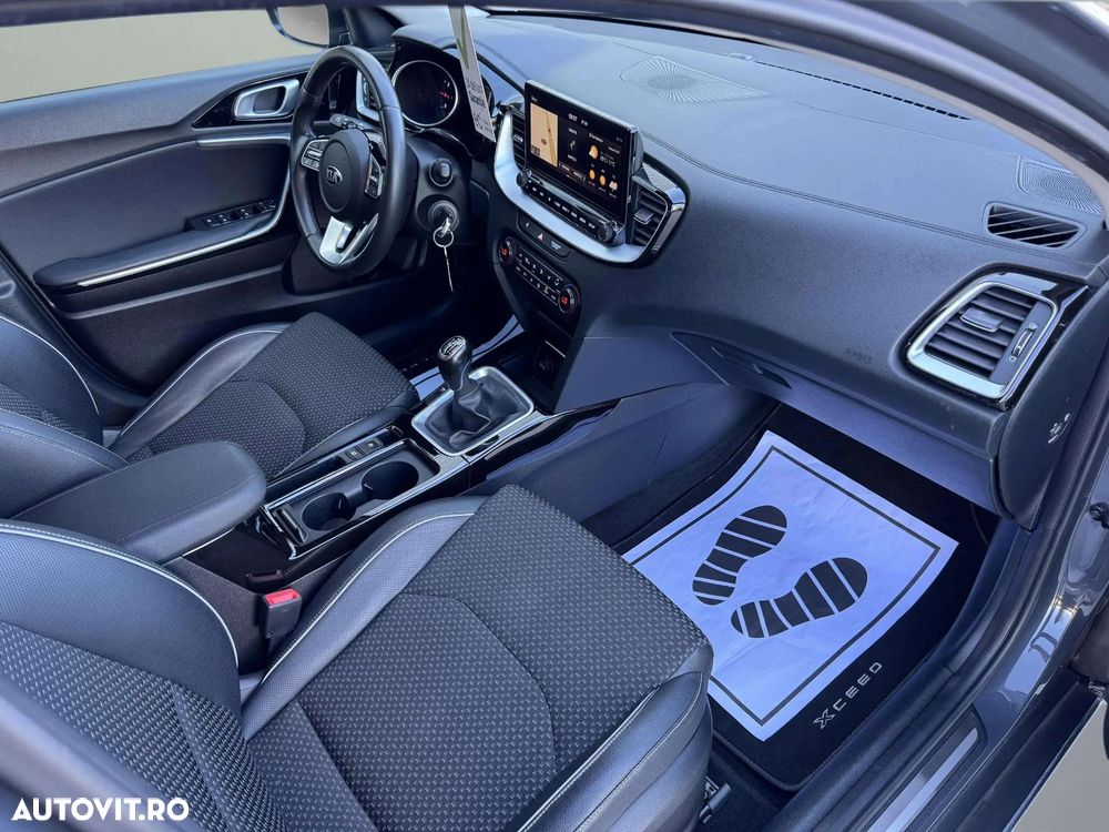 Kia Ceed - 12