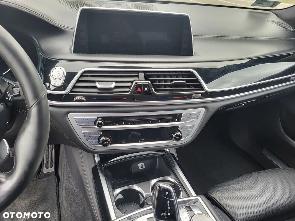 BMW Seria 7 M760Li xDrive - 14