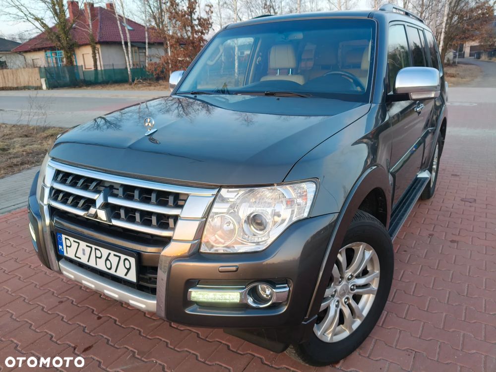 Mitsubishi Pajero - 1