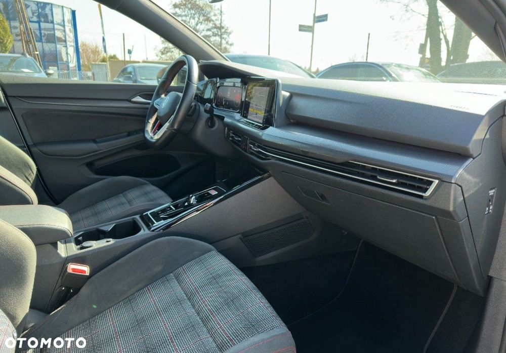 Volkswagen Golf - 21