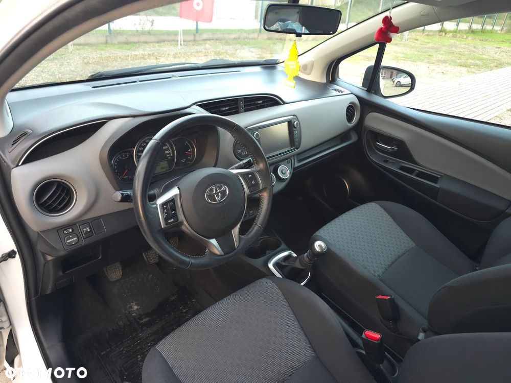 Toyota Yaris 1.33 Premium EU6 - 21