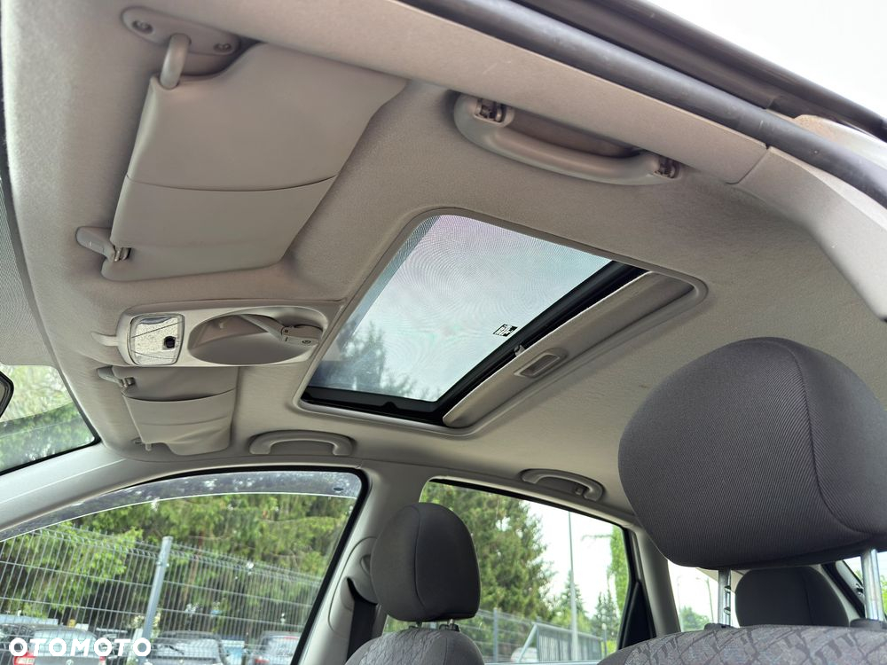 Ford Focus 1.6 16V Ambiente - 9