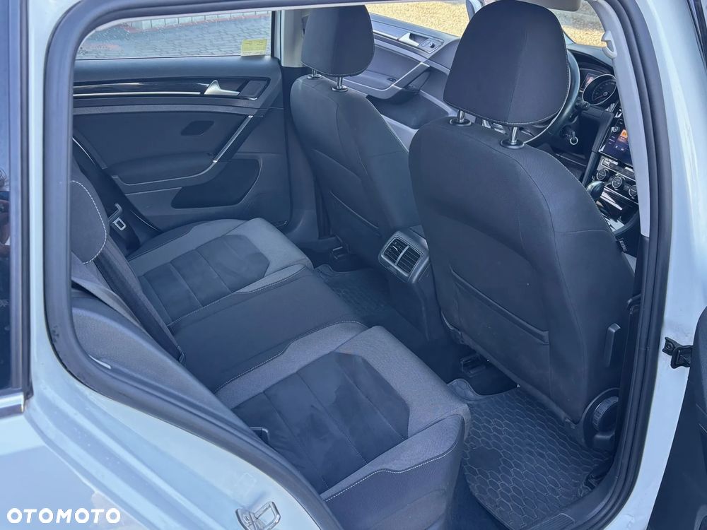 Volkswagen Golf - 9
