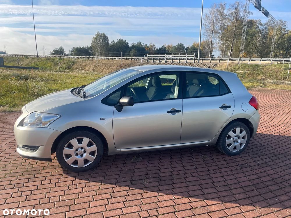 Toyota Auris 2008 photo 3