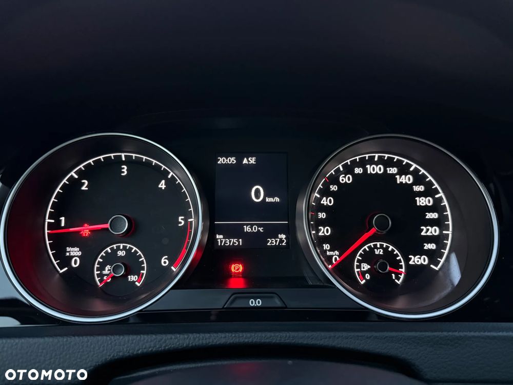 Volkswagen Golf 1.6 TDI Sound - 21
