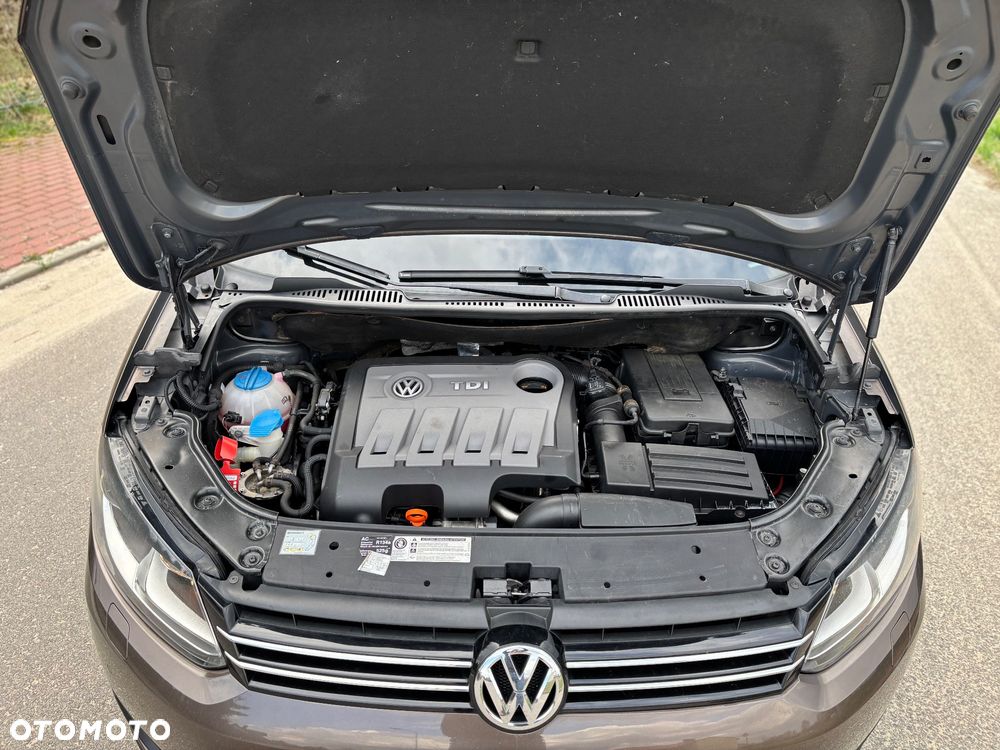 Volkswagen Touran - 18
