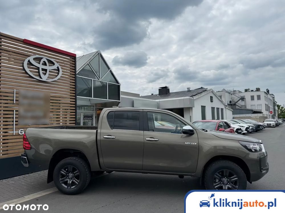 Toyota Hilux - 2