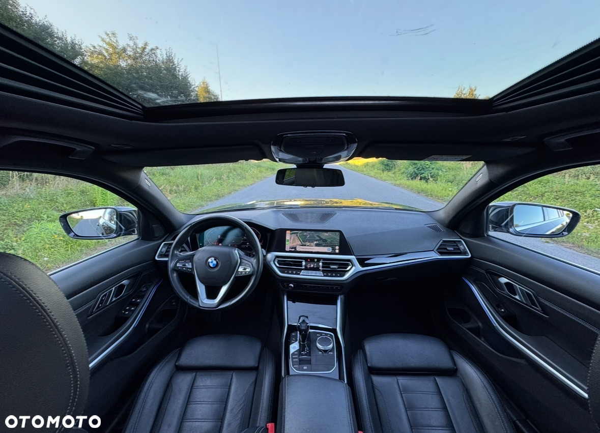 BMW Seria 3 330i - 33