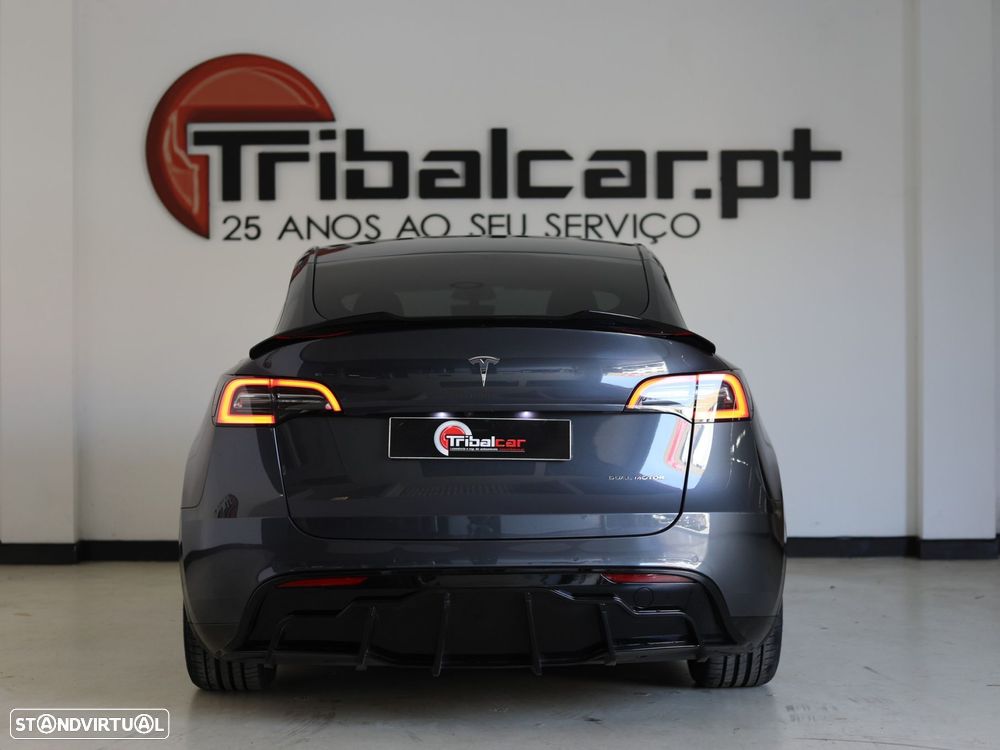 Tesla Model Y Long-Range RWD - 3