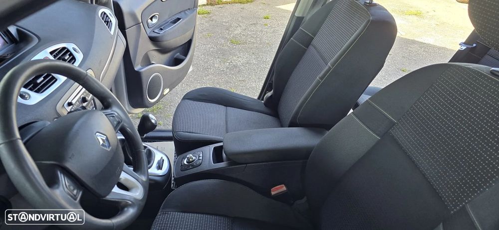 Renault Scénic 1.5 dCi Dynamique S - 16