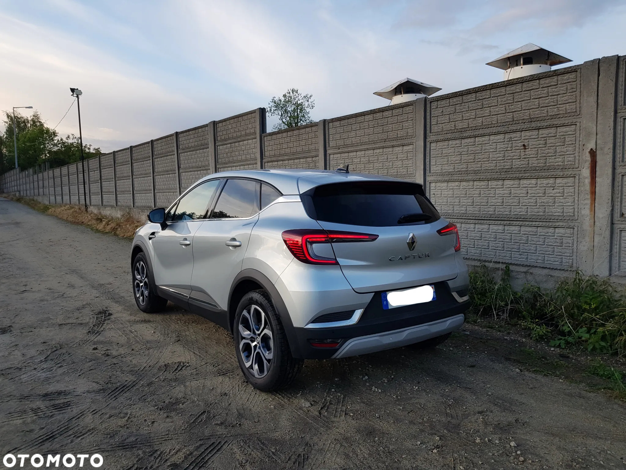 Renault Captur 1.3 TCe mHEV Techno EDC - 3