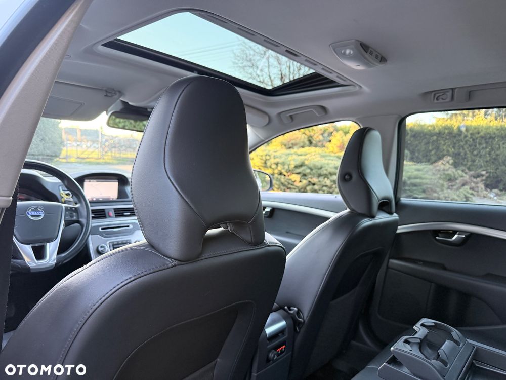 Volvo V70 D2 Momentum - 20