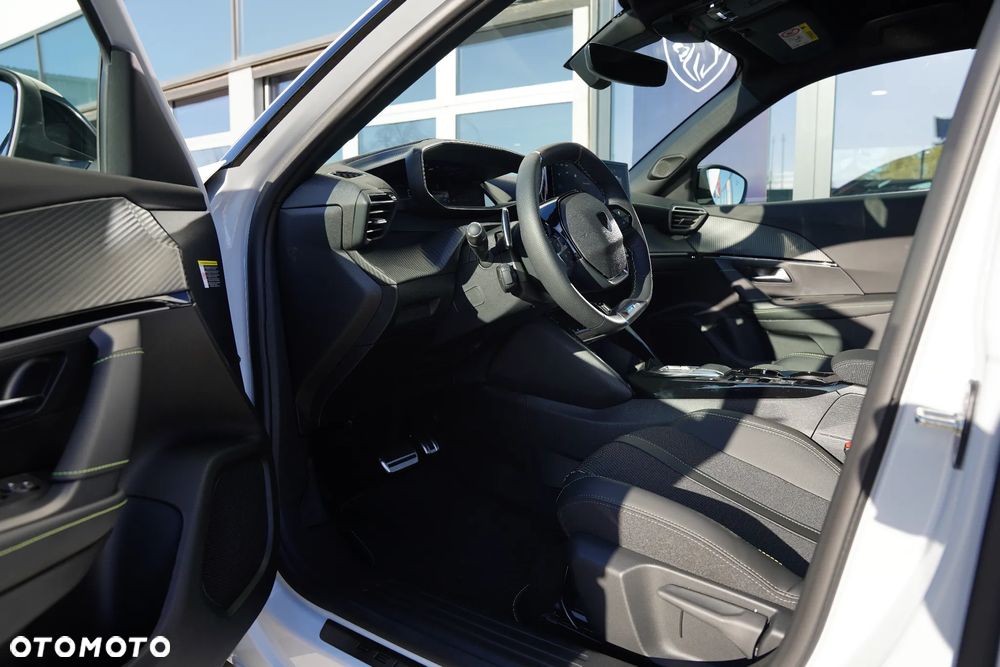 Peugeot 2008 PureTech mHEV GT e-DCS6 - 13