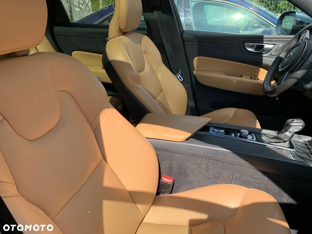 Volvo XC 60 T6 AWD Momentum - 12