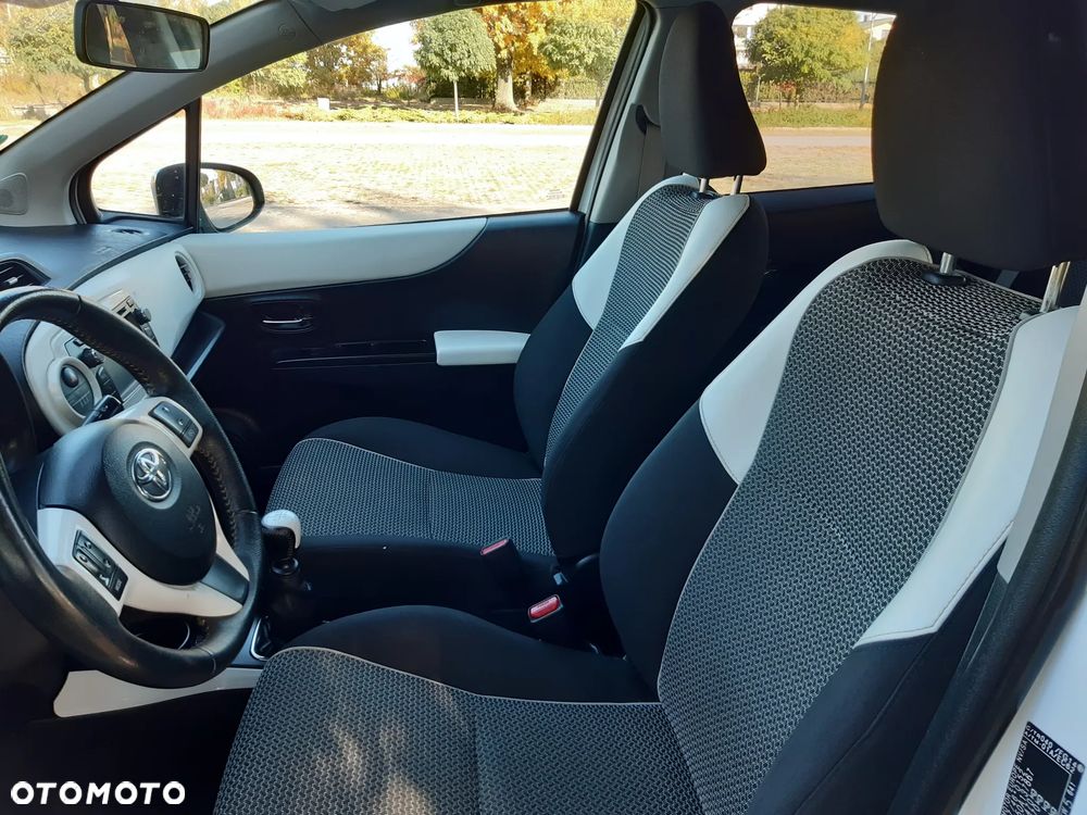 Toyota Yaris - 12