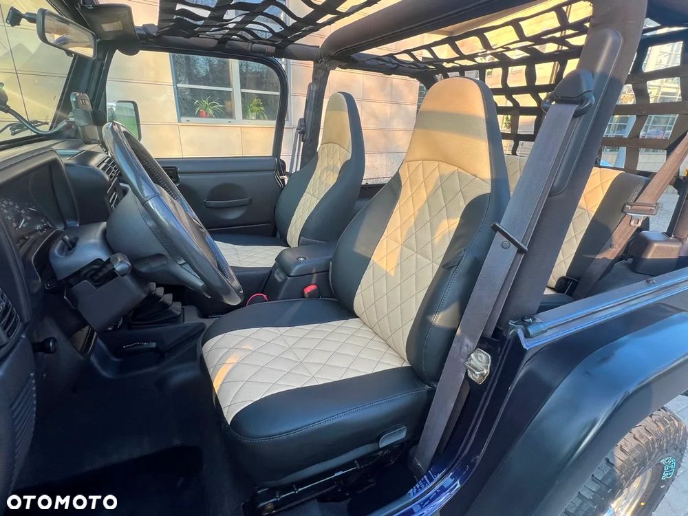 Jeep Wrangler 2.5L - 24