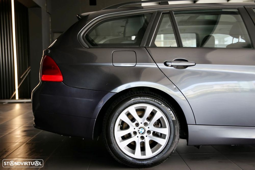 BMW 320 d Touring Dynamic - 7