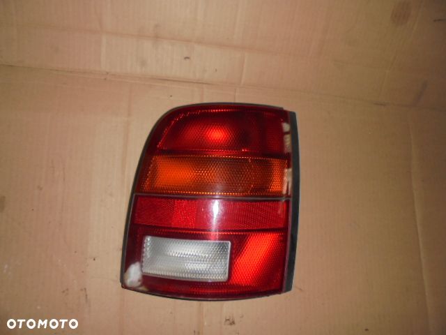 LAMPA PRAWA LEWA TYŁ MICRA K11 - 1