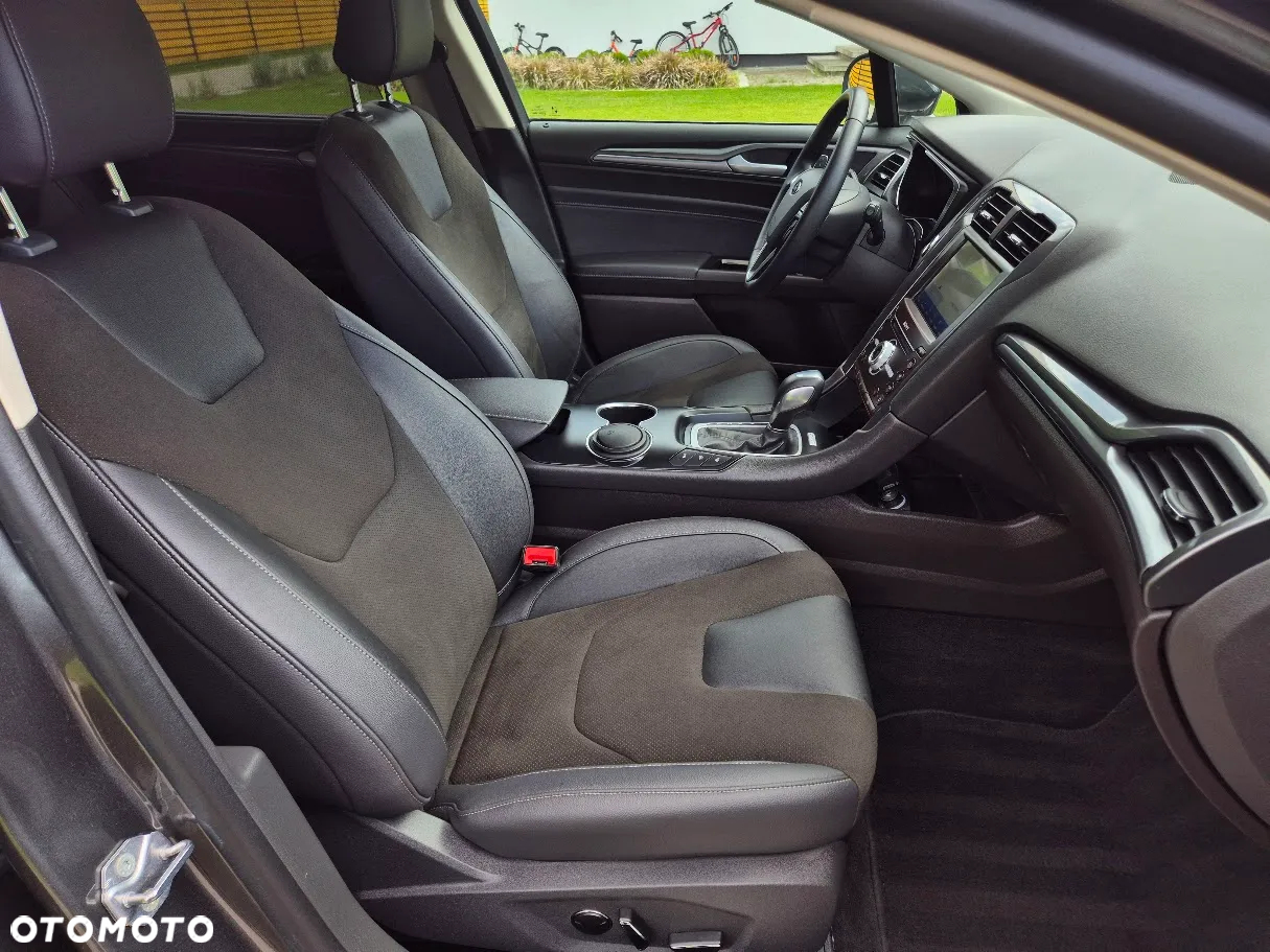 Ford Mondeo 2.0 Hybrid Titanium - 25