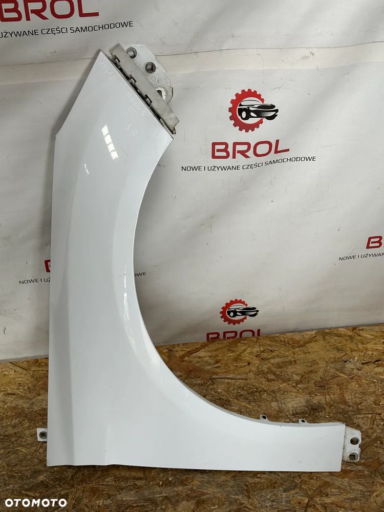 BŁOTNIK PRZEDNI PRAWY FORD FOCUS III  5B - 1