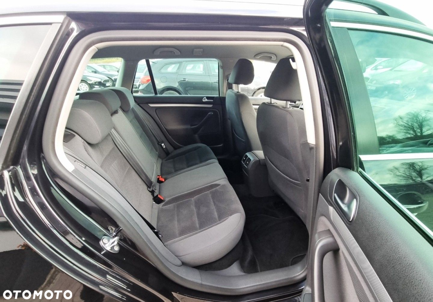 Volkswagen Golf - 23
