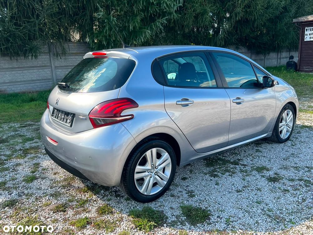 Peugeot 208 BlueHDi 100 Active Pack - 29