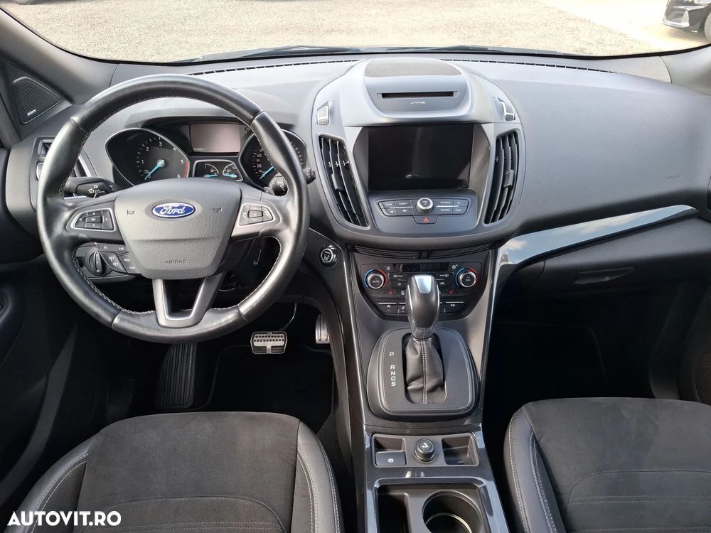 Ford Kuga 2.0 TDCi 4WD Powershift ST-Line - 12