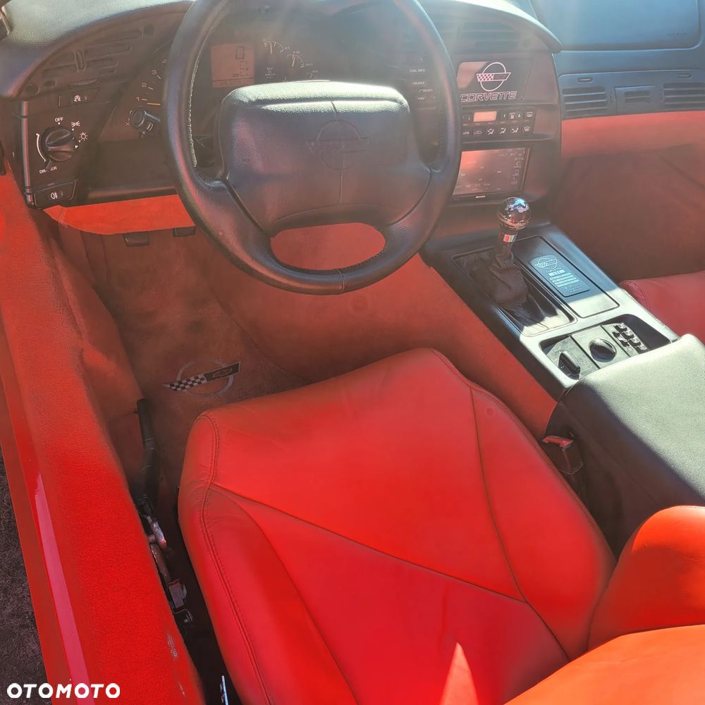 Chevrolet Corvette - 10