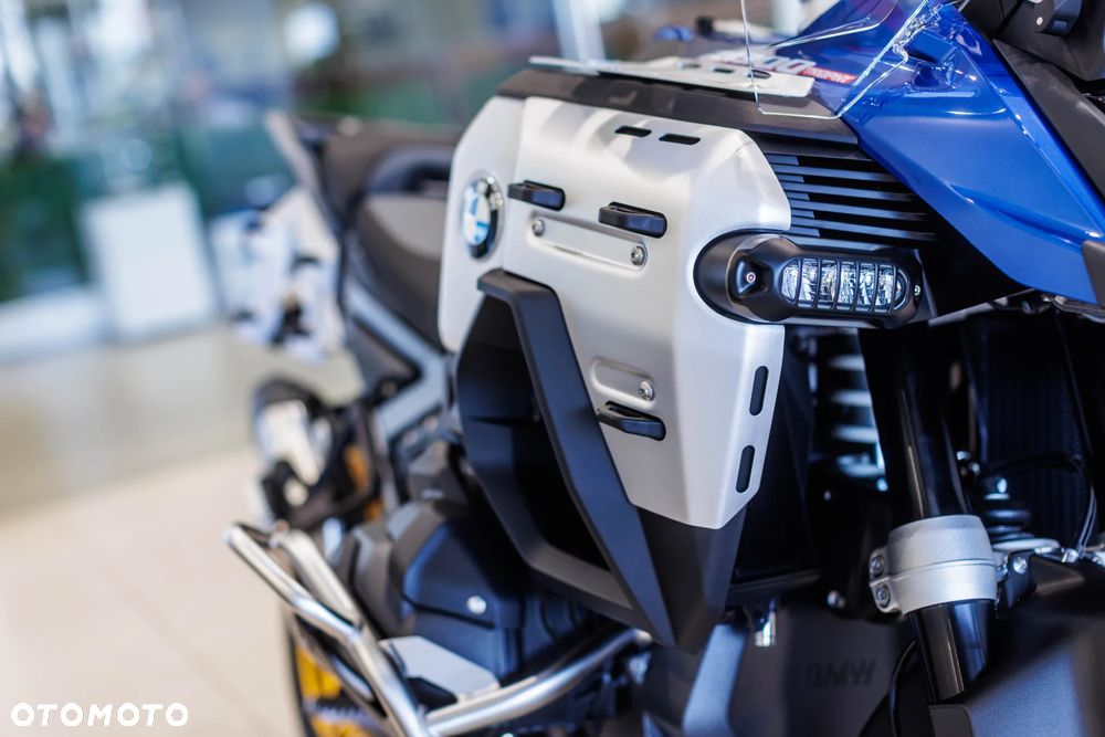 BMW R - 9