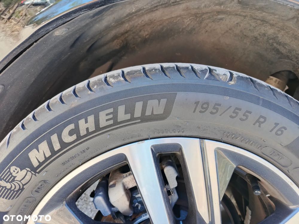 Peugeot 208 1.2 PureTech Allure S&S - 34