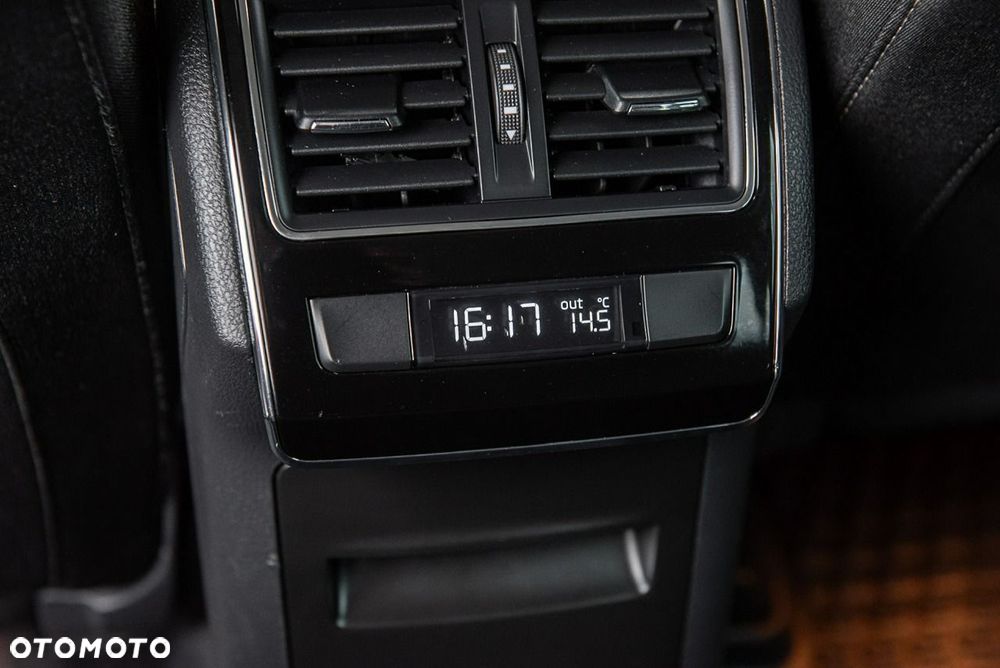 Skoda Superb 2.0 TDI DSG Premium Edition - 23
