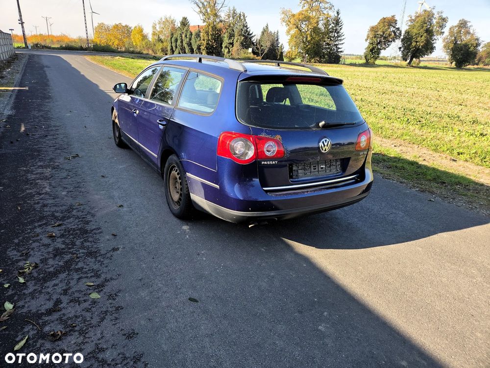 Volkswagen Passat 2.0 TDI Comfortline - 12