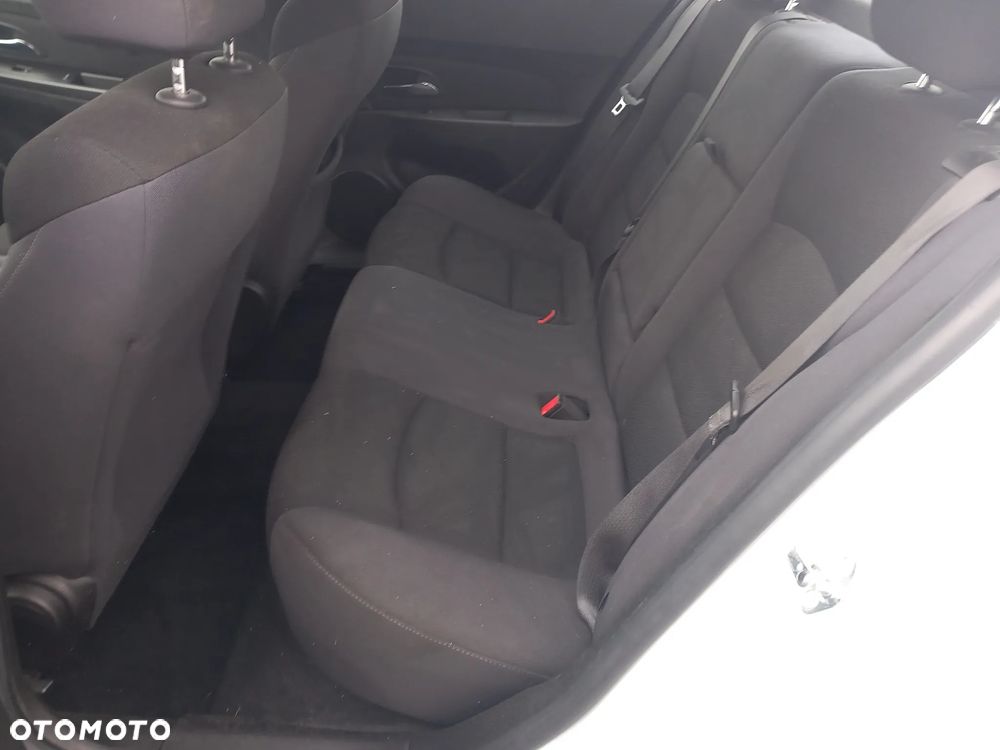 Chevrolet Cruze - 13