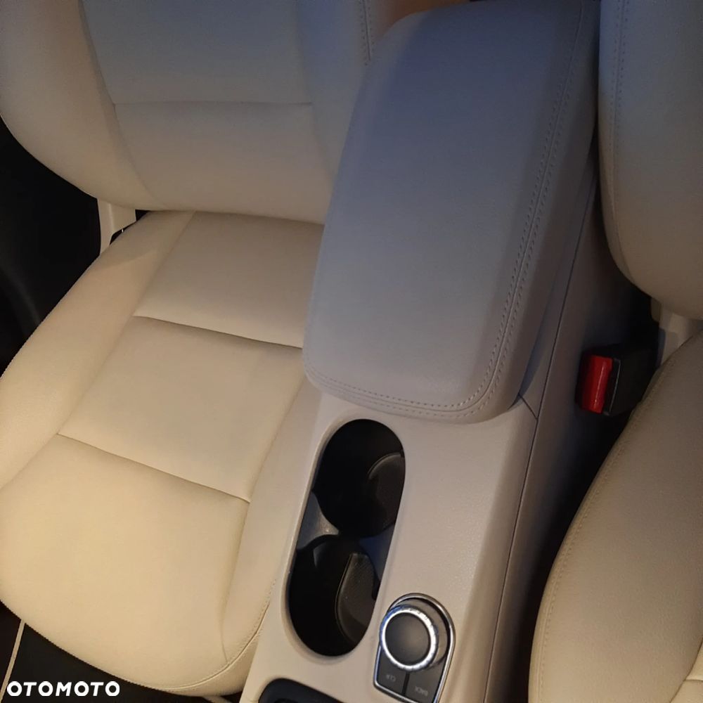 Mercedes-Benz GLA 250 4-Matic - 12