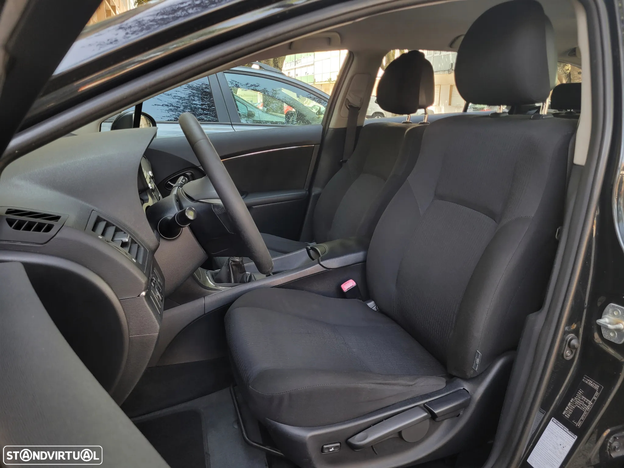 Toyota Avensis SW 2.0 D-4D - 10