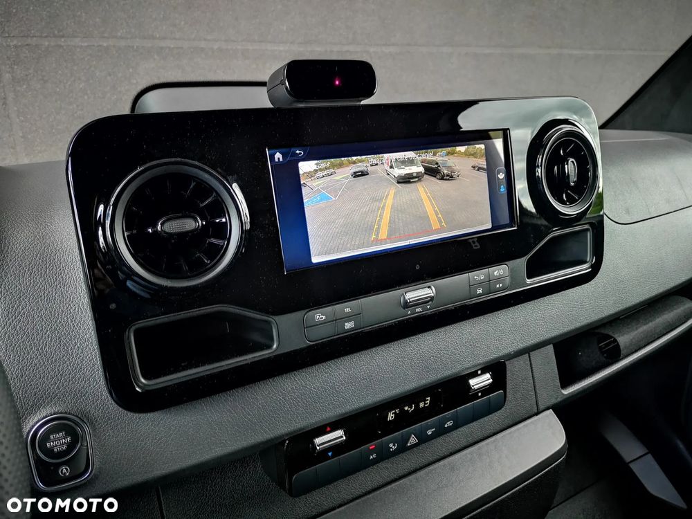 Mercedes-Benz Sprinter - 13