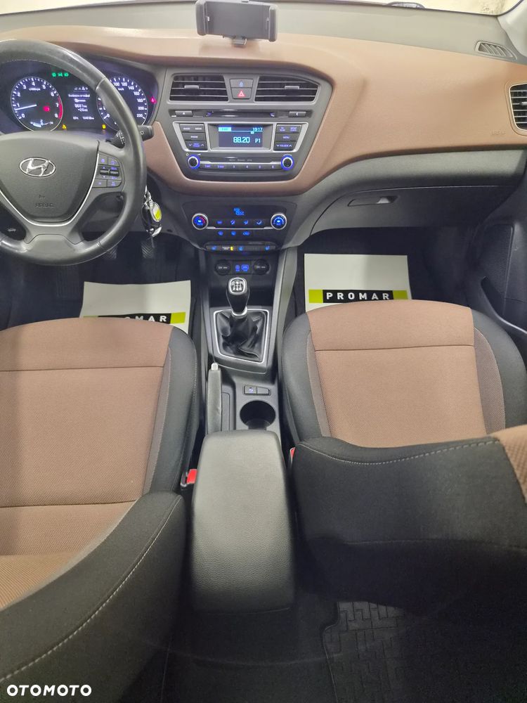 Hyundai i20 1.2 Passion Plus - 32