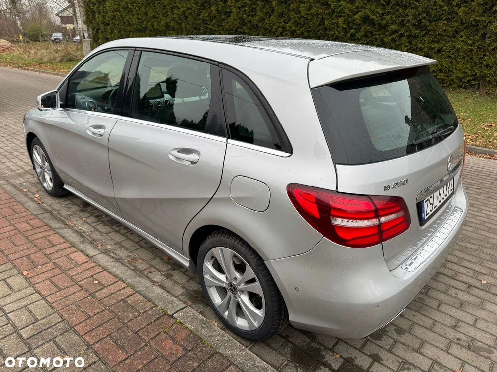 Mercedes-Benz Klasa B 250 4Matic 7G-DCT UrbanStyle Edition - 5
