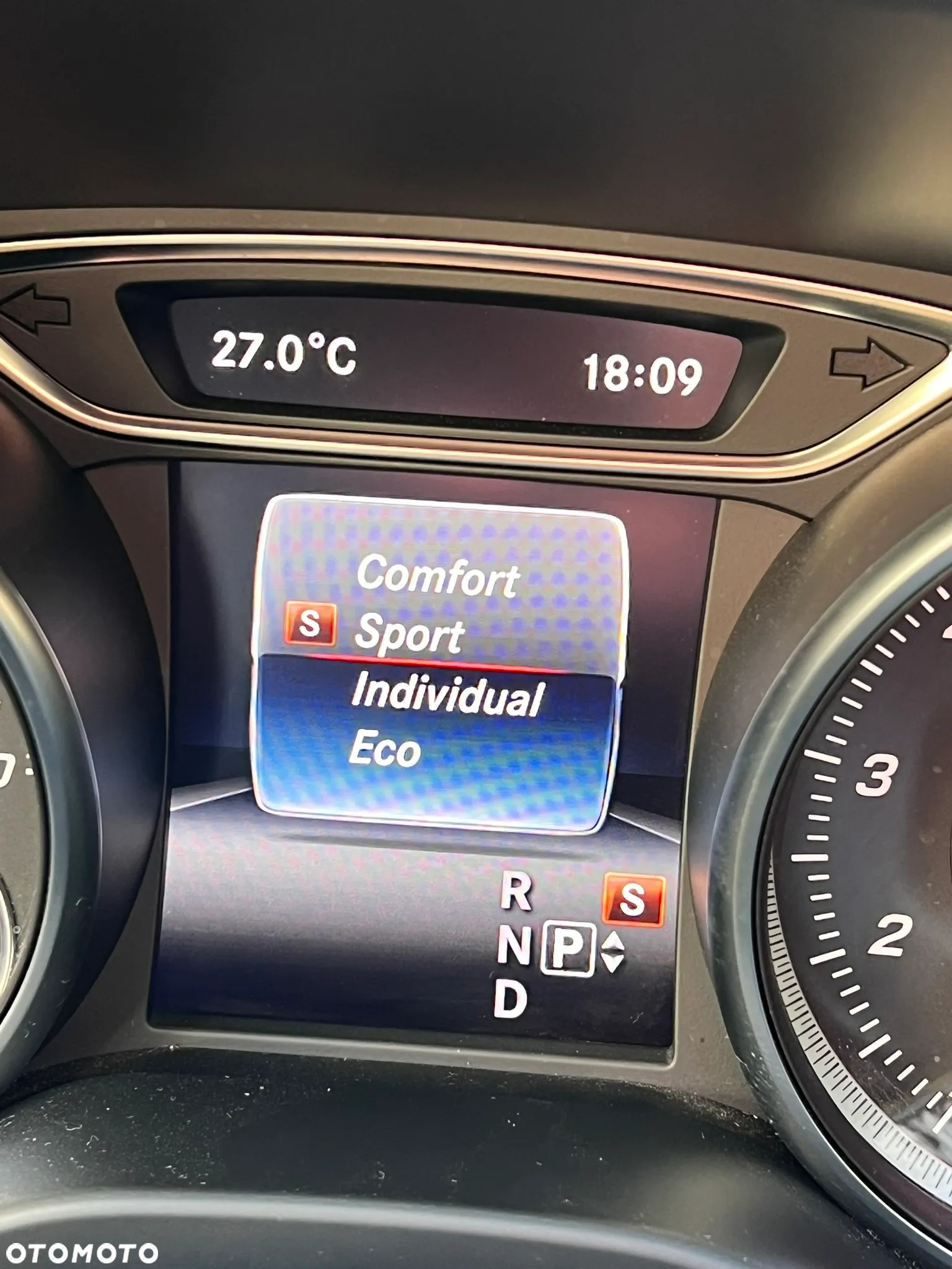 Mercedes-Benz CLA 250 7G-DCT - 18