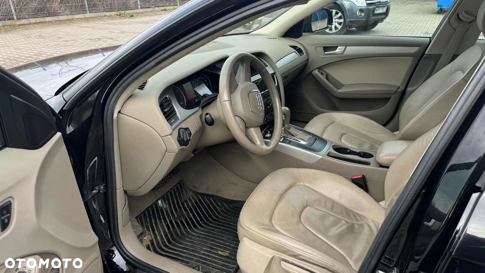 Audi A4 Limousine - 11