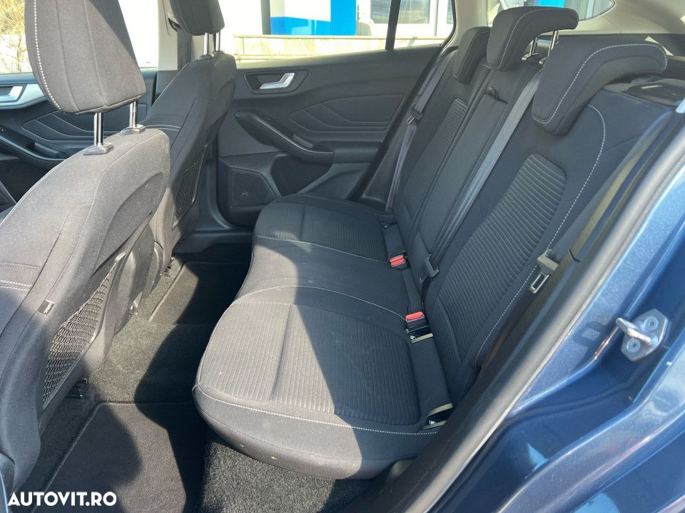 Ford Focus - 9