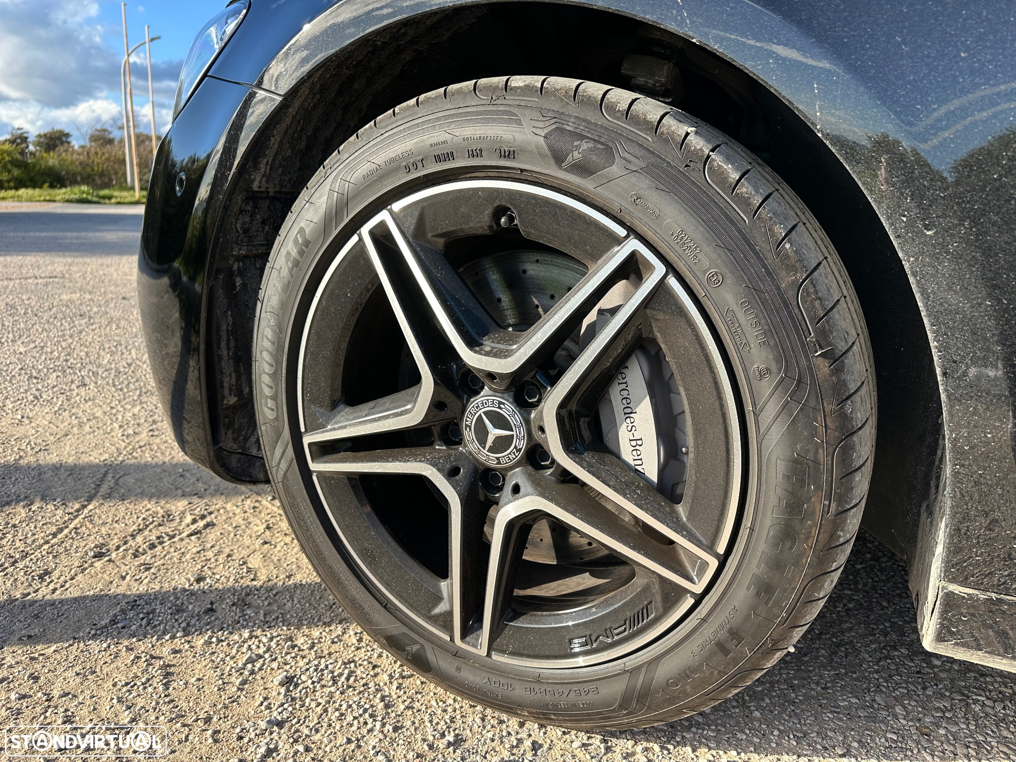 Mercedes-Benz E 300 de AMG Line - 13