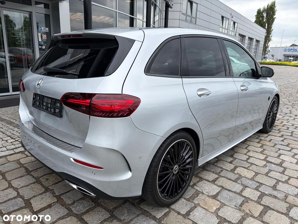 Mercedes-Benz Klasa B 250 4-Matic mHEV AMG Line 8G-DCT - 4