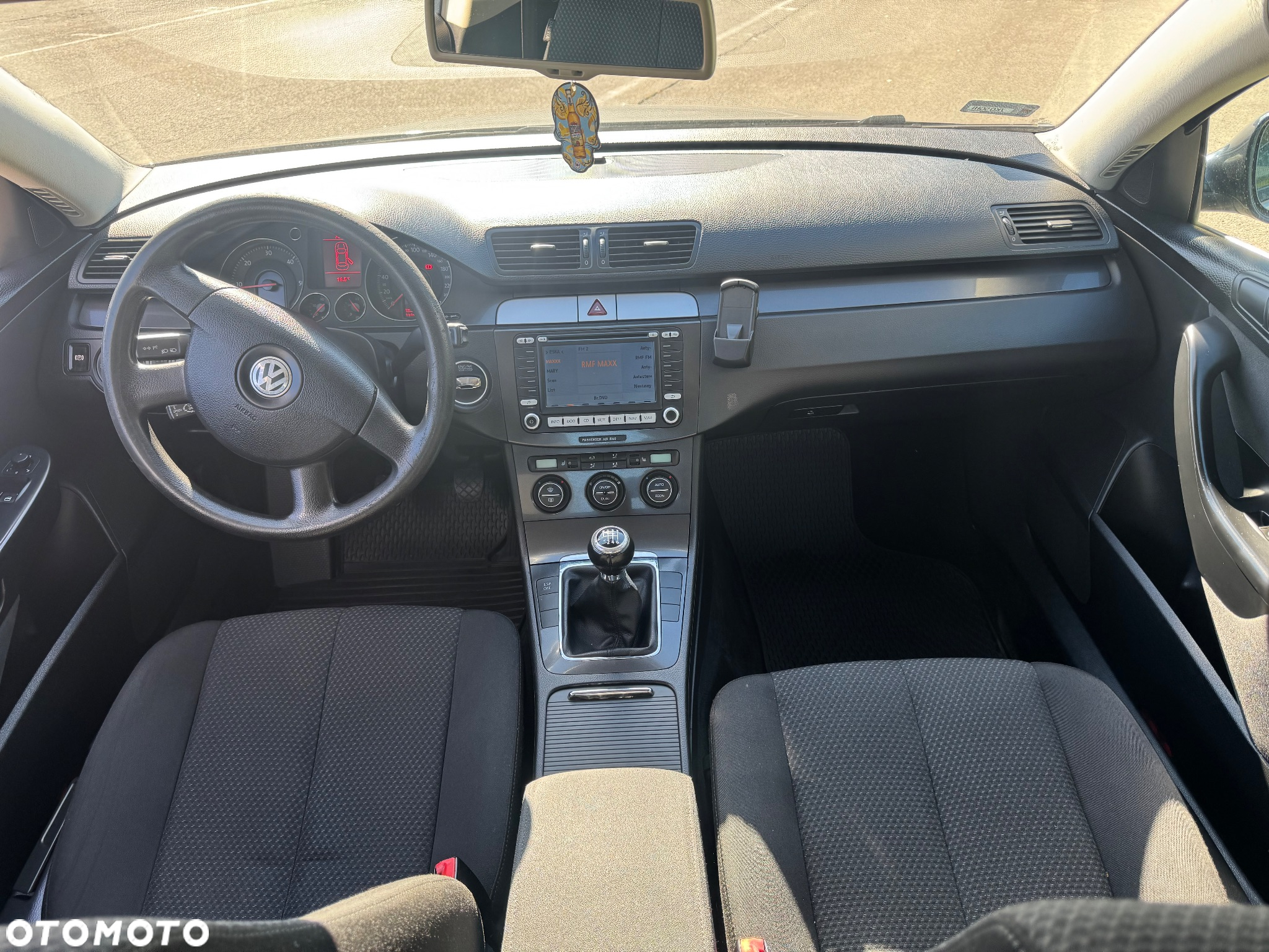 Volkswagen Passat - 17