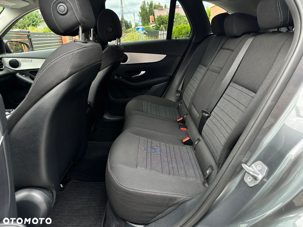 Mercedes-Benz GLC 250 4Matic 9G-TRONIC Exclusive - 27