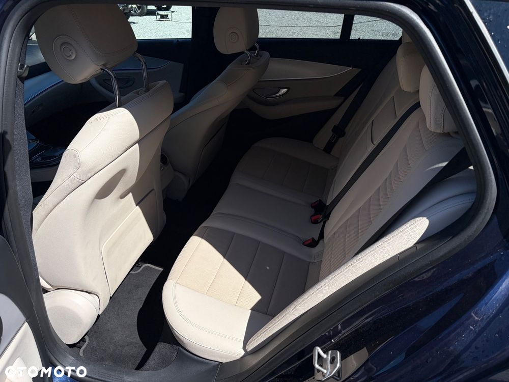 Mercedes-Benz Klasa E 220 d 9G-TRONIC - 11