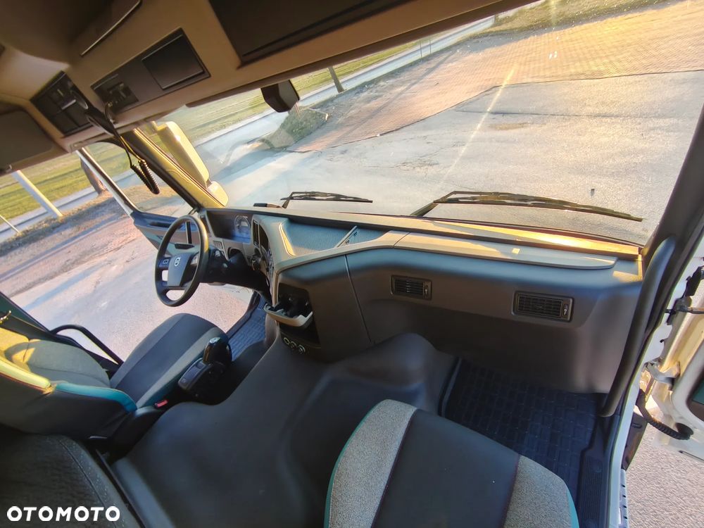 Volvo FM 410 / Firanka / Plandeka 7,70 / 2016 - 15