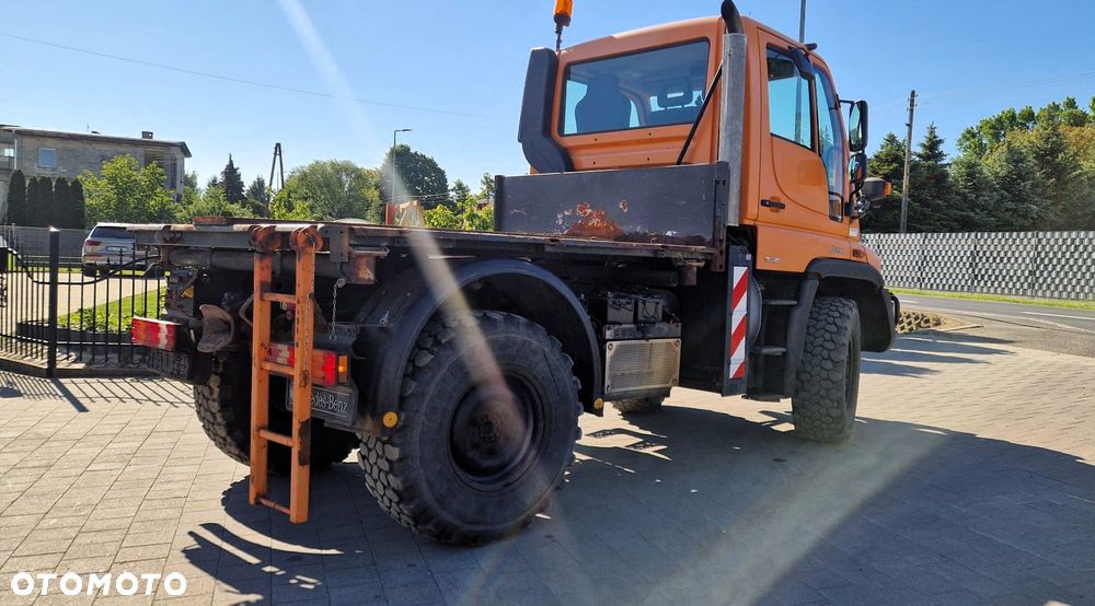 Mercedes-Benz Unimog - 6