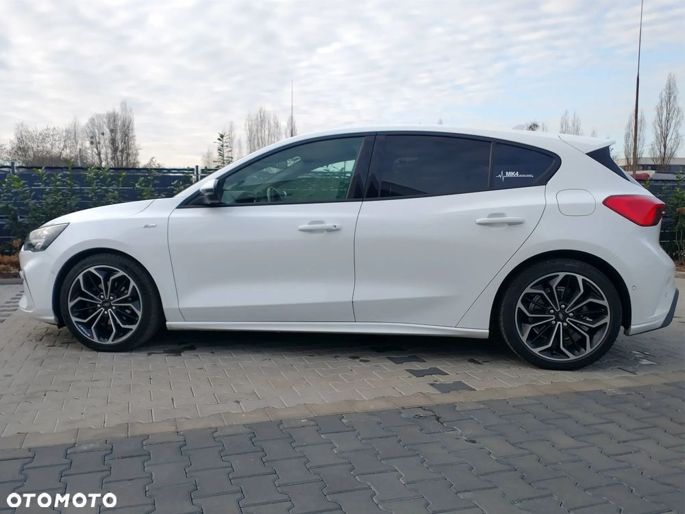 Ford Focus 1.0 EcoBoost Hybrid ST-LINE DESIGN - 15