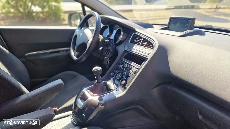 Peugeot 5008 1.6 HDi 7L Allure - 14